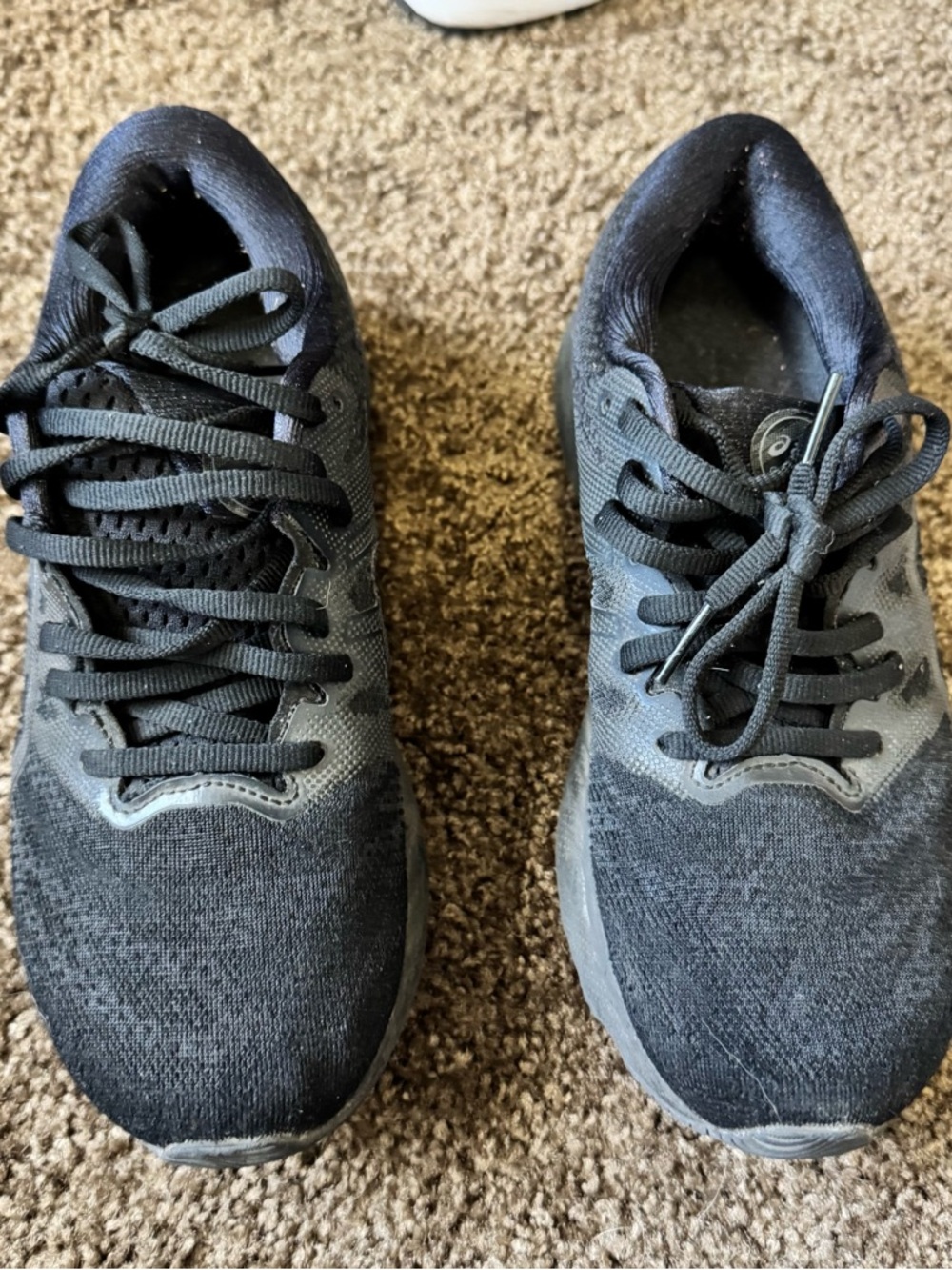 ASICS Gel-Nimbus 23 running shoes in a black - Picture 2 of 5